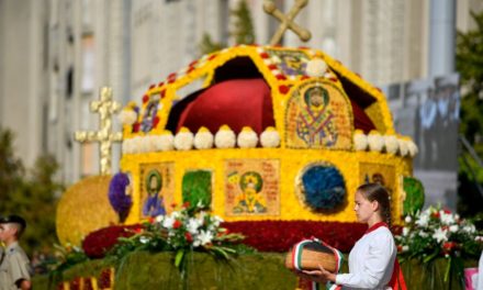 Astăzi este Ziua Naţională a Ungariei – Carnavalul Florilor de la Debreţin ajunge și la Oradea