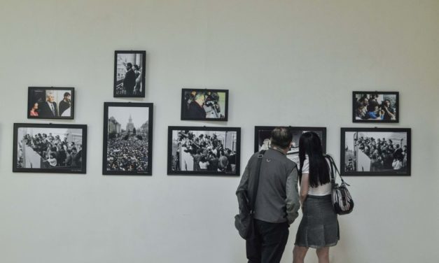 În Ungaria se va deschide o expoziţie dedicată celei de-a 30-a aniversări a Revoluţiei Române