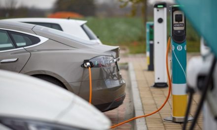 Peste 30 de stații de încărcare a mașinilor electrice vă așteaptă în zona turistică a lacului Balaton