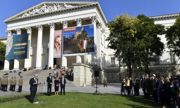 Ceremonie dedicată generalului american care a protejat, în 1919, Muzeul Naţional al Ungariei