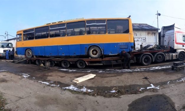 Două autobuze din Transilvania au ajuns în colecţia Muzeului Transporturilor din Budapesta