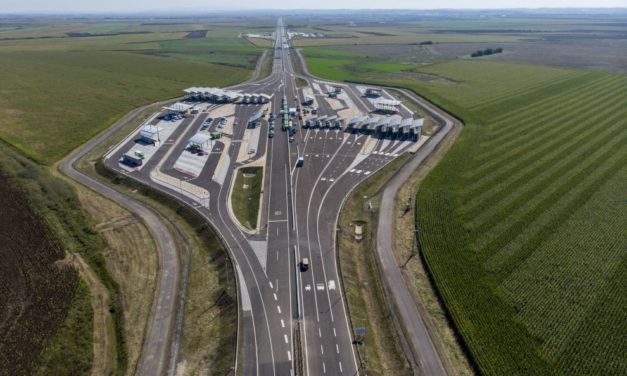 FOTO: S-a dat în folosinţă cel de-al doilea punct de trecere a frontierei pe autostradă între Ungaria şi România
