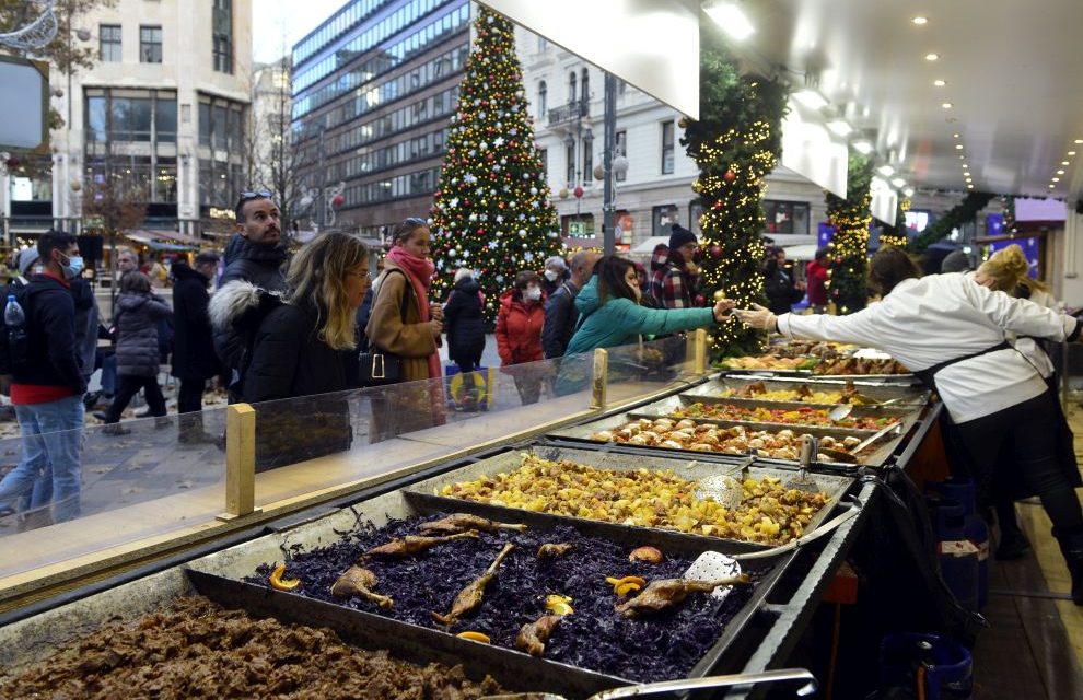 S-a deschis Târgul de Crăciun din Budapesta – Ce condiții au impus autoritățile