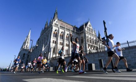 Peste 17 mii de oameni au alergat la maratonul din Budapesta