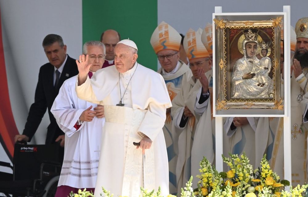 Vizita papală – Papa Francisc: Avem nevoie de pace, cu leagăne pentru copii, nu un viitor plin de morminte