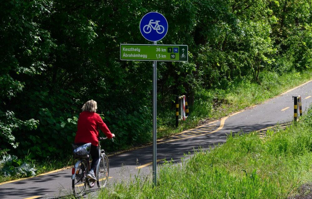 Autostrada ciclistă din jurul lacului Balaton este practicabilă în întregime